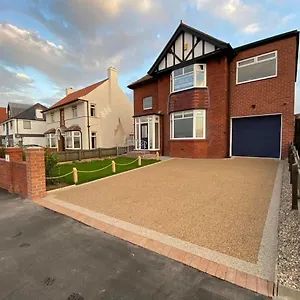 https://host-stay-birds-eye-view.yorkshirehotels.net