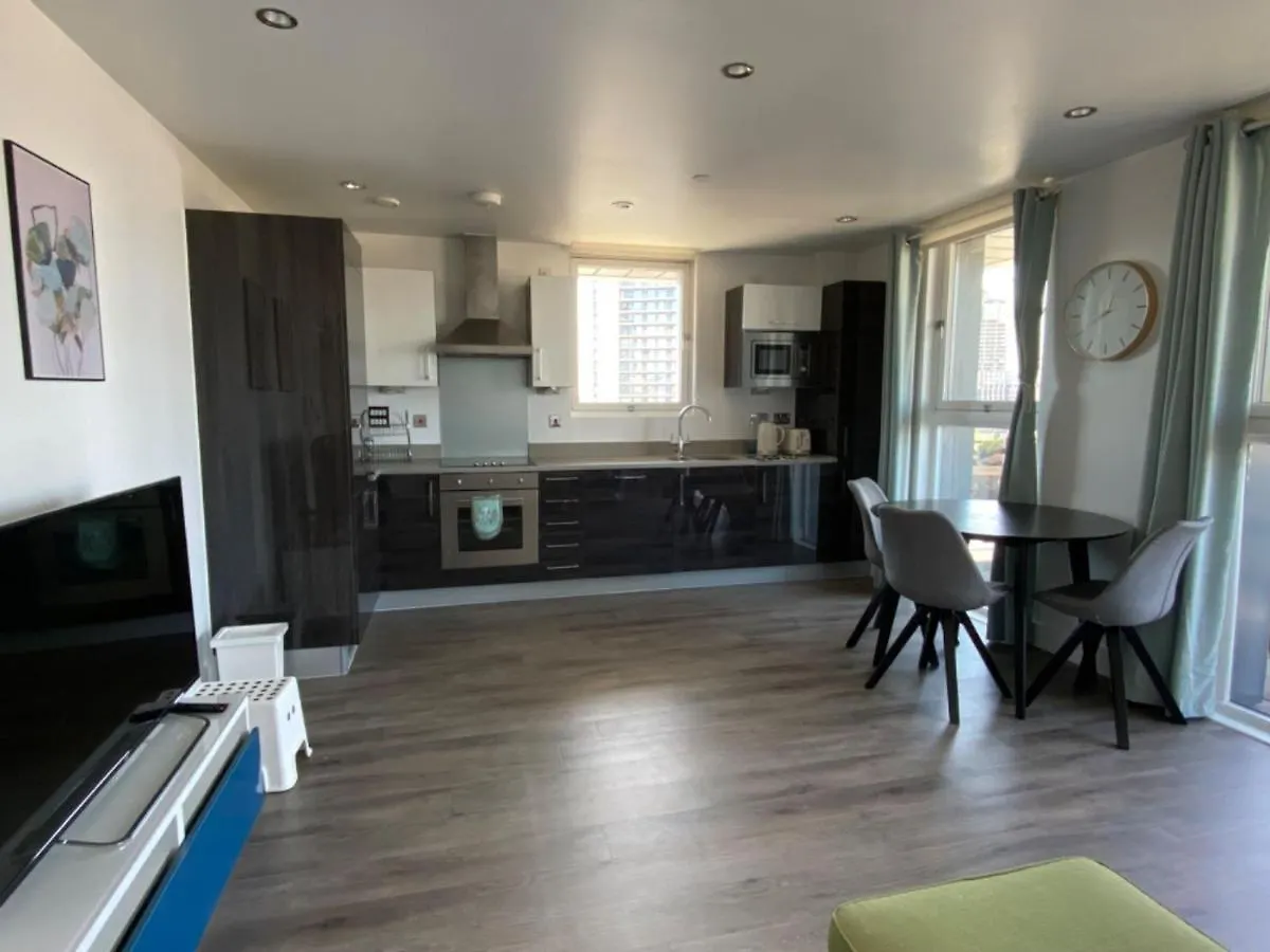 Morden 2Bed2Bath London Zone2 City/River View Home location